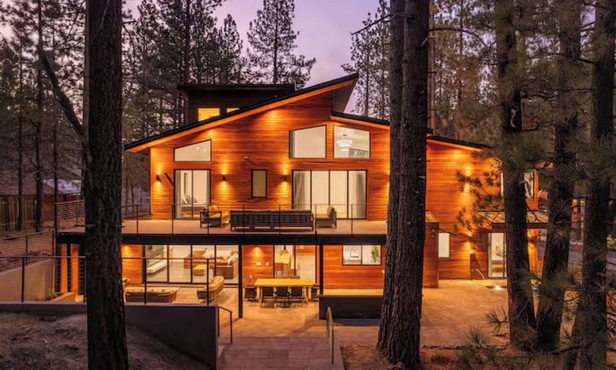 Summit Estates House | Evergreen Retreat | Outdoor Dining + Lounge + Views | Near Skiing & The Village