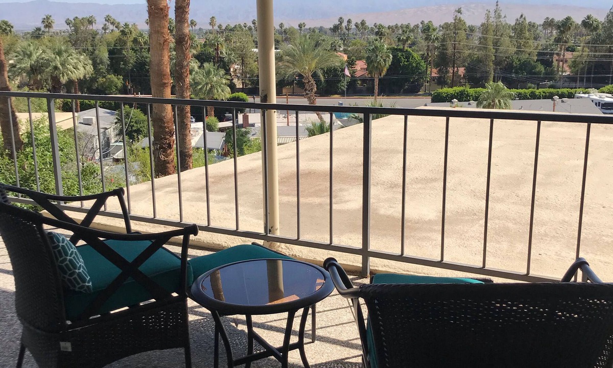 Araby House | Excellent location, beautiful view. Pool and Jacuzzi just a few stairs away.