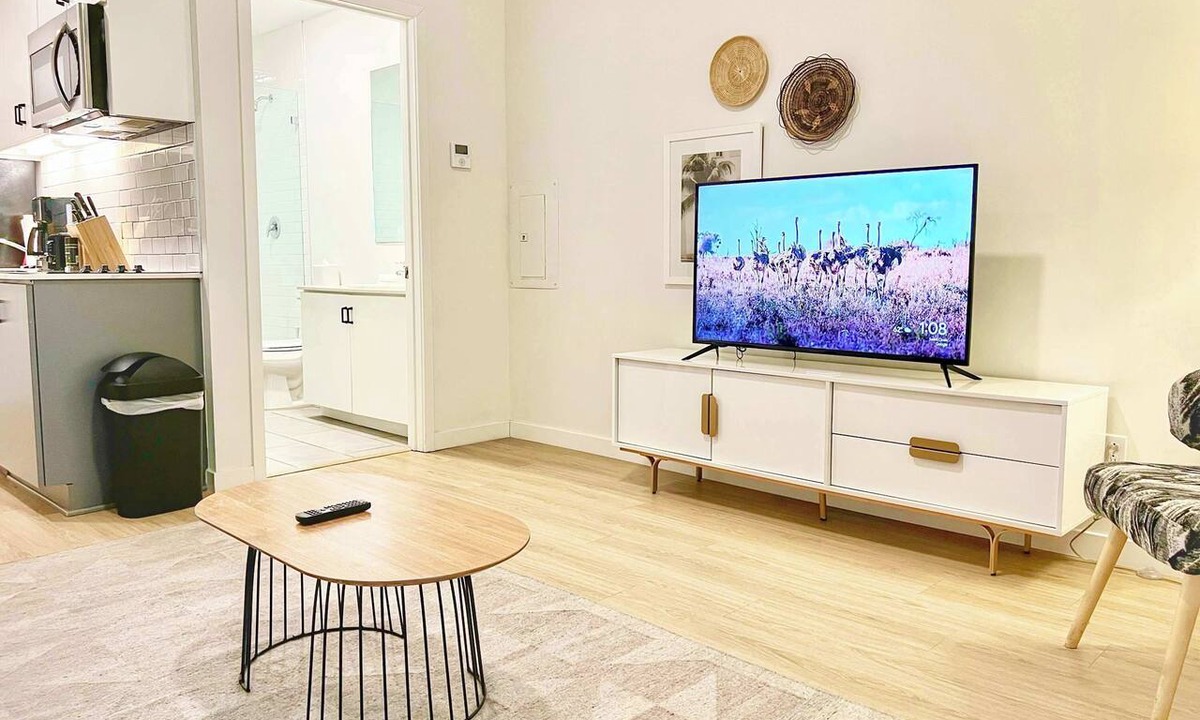 East Village Apartment | Executive Suite | 3 Blocks from Gaslamp Quarter