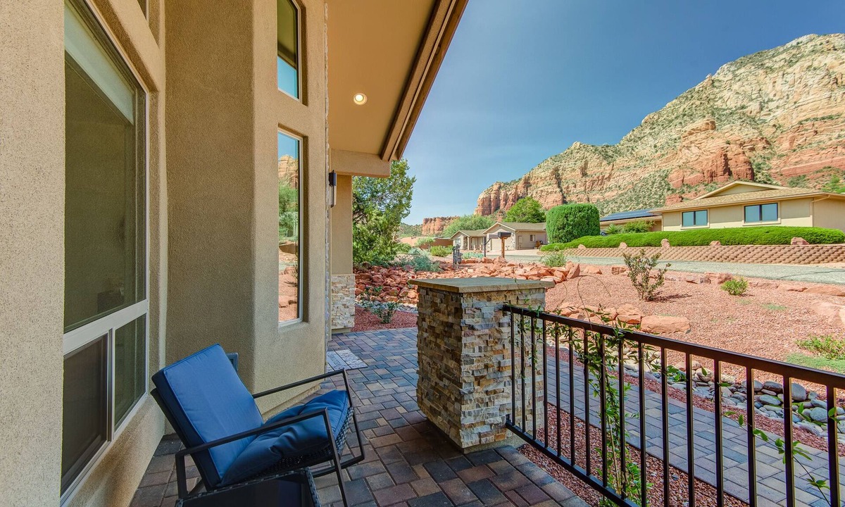 West Sedona House | Experience luxury at Sedona La Belle Maison: 3BR, 2BA home with stunning red rock views.