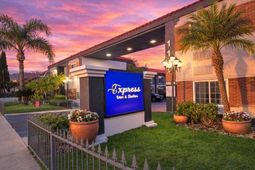 Ontario Hotel | Express Inn & Suites Ontario Airport
