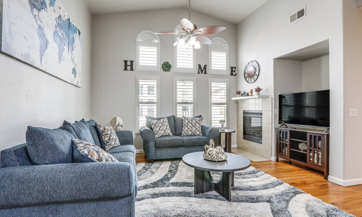 Southwestern Sacramento House | Extended-Stay Ready! Elk Grove Unit w/Pool Access