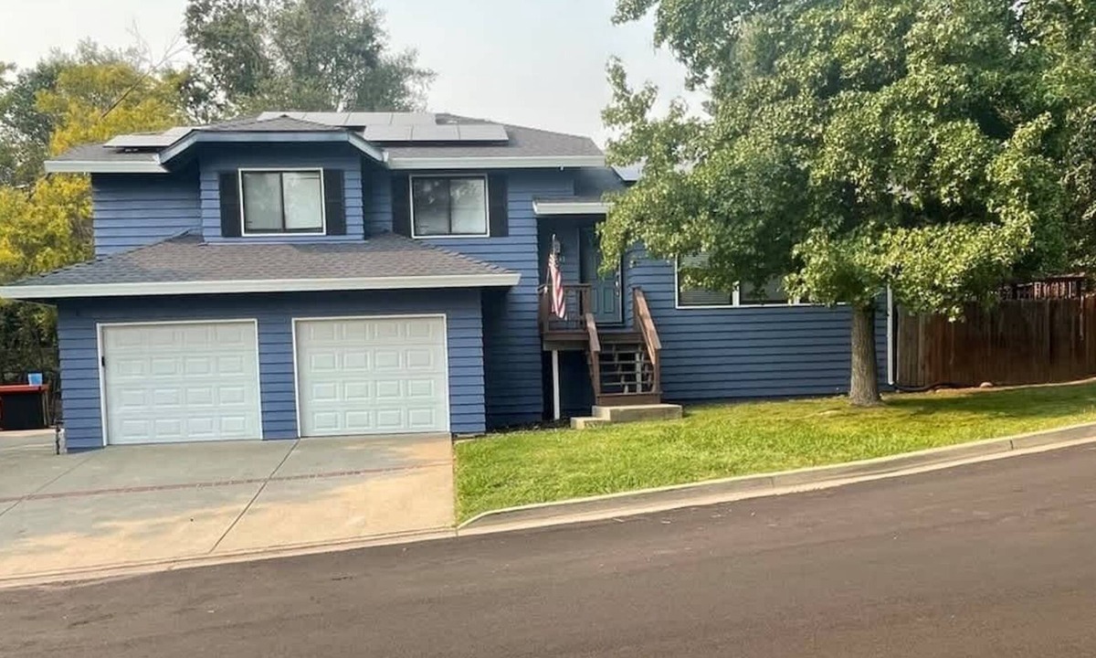 North Auburn House | Family Flat for 8