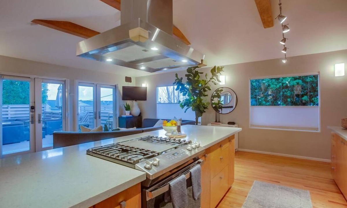 Ocean Beach House | Family Friendly-2 Blocks to Bermuda Beach, Central AC, 5 Beds, Sleeps 8 Pet OK