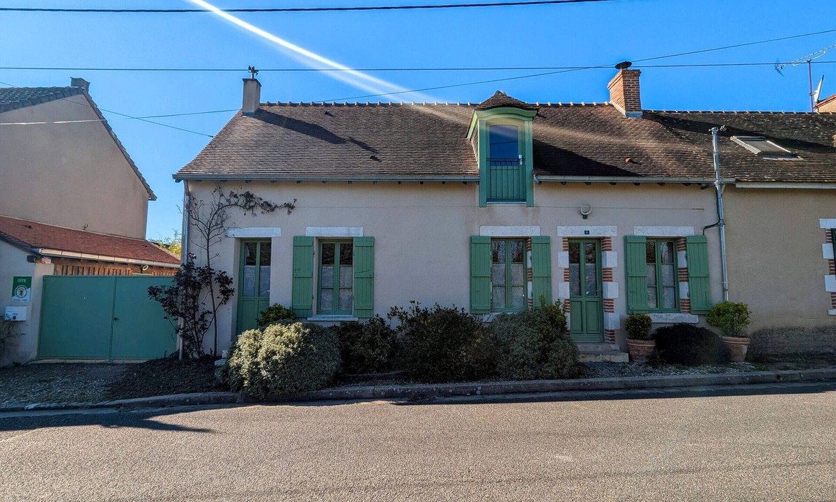Rosnay Cottage | Charming Eco-Friendly Home in Brenne Natural Park with Private Garden, Terrace & Modern Amenities