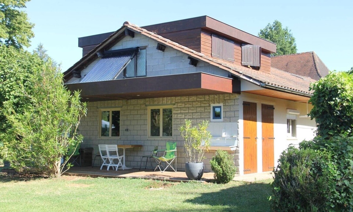 Rouffignac-Saint-Cernin-de-Reilhac House | Charming Independent House in Rouffignac – Nature, Terrace, Spa & Cooking Workshops