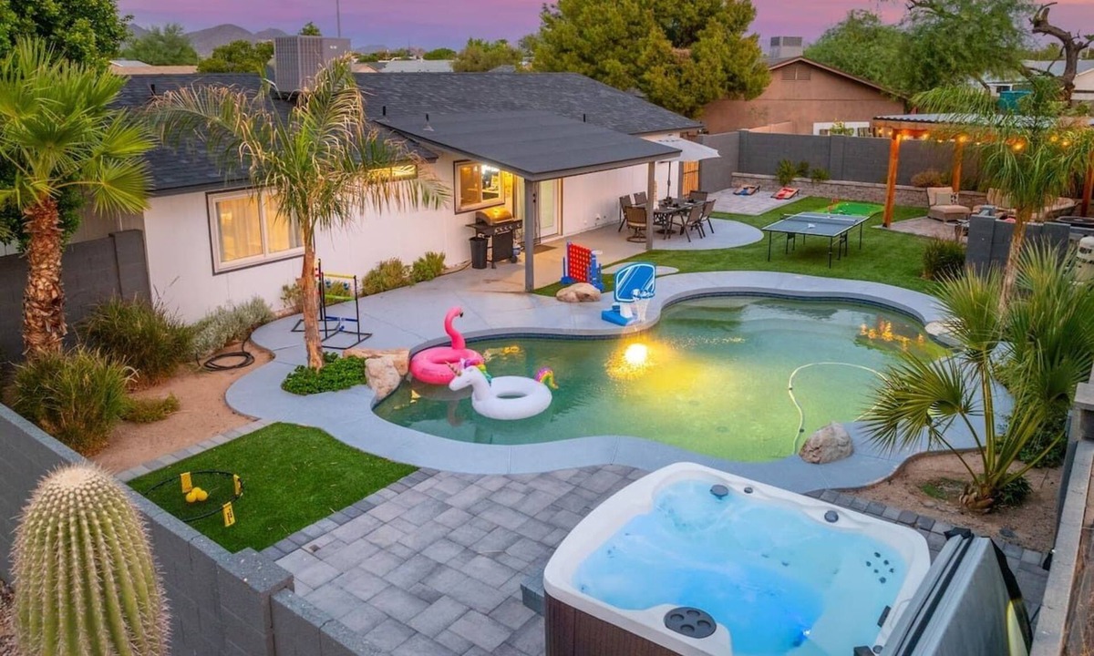 East Mesa House | Free Heated Pool~Hot Tub~King Bed~Swing Set~Games