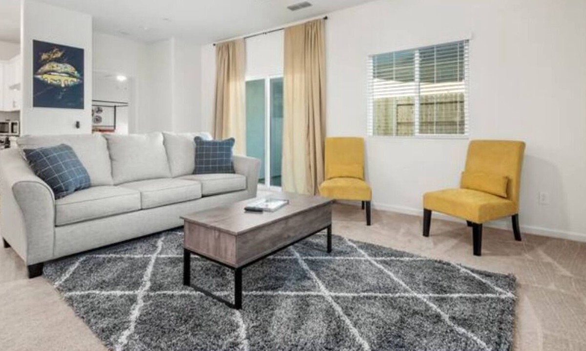 Roosevelt House | Fresno House| New-Build| 2 Car Garage| 3 Bed/2 Bath