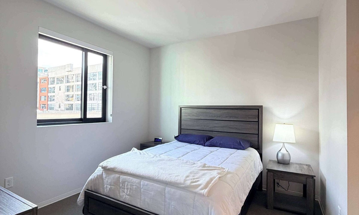 Pacific Terrace Apartment | Fully Furnished 1BR Downtown w/Wi-Fi Parking