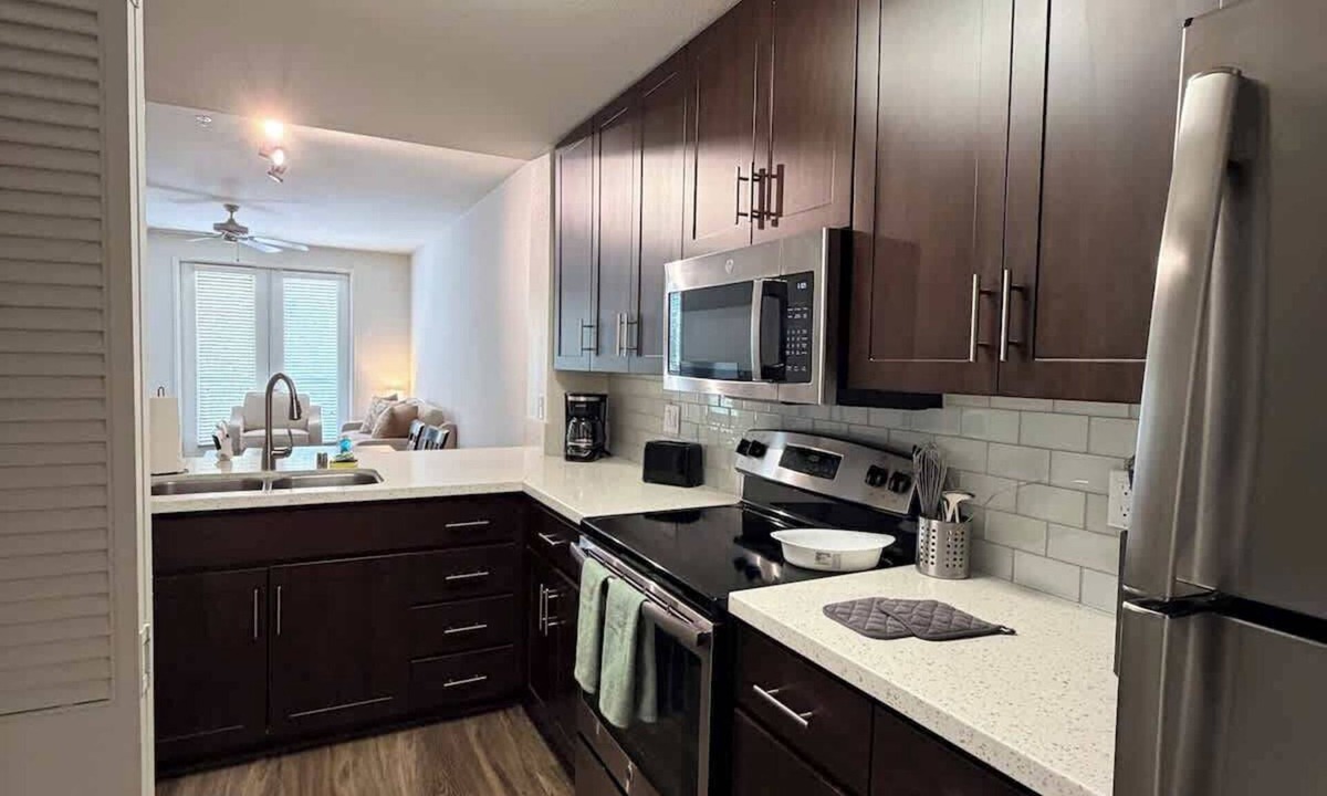 Mission Valley East Apartment | Fully Furnished 1BR in Misson Valley w/Parking