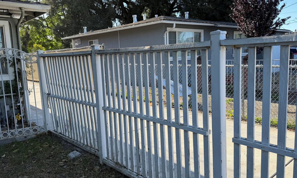 Niles District House | Gated 2-bedroom house in central Fremont with refreshing AC and parking garage