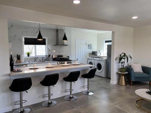 Baldwin Park Apartment | Gated & remodeled 2b2b house 3373