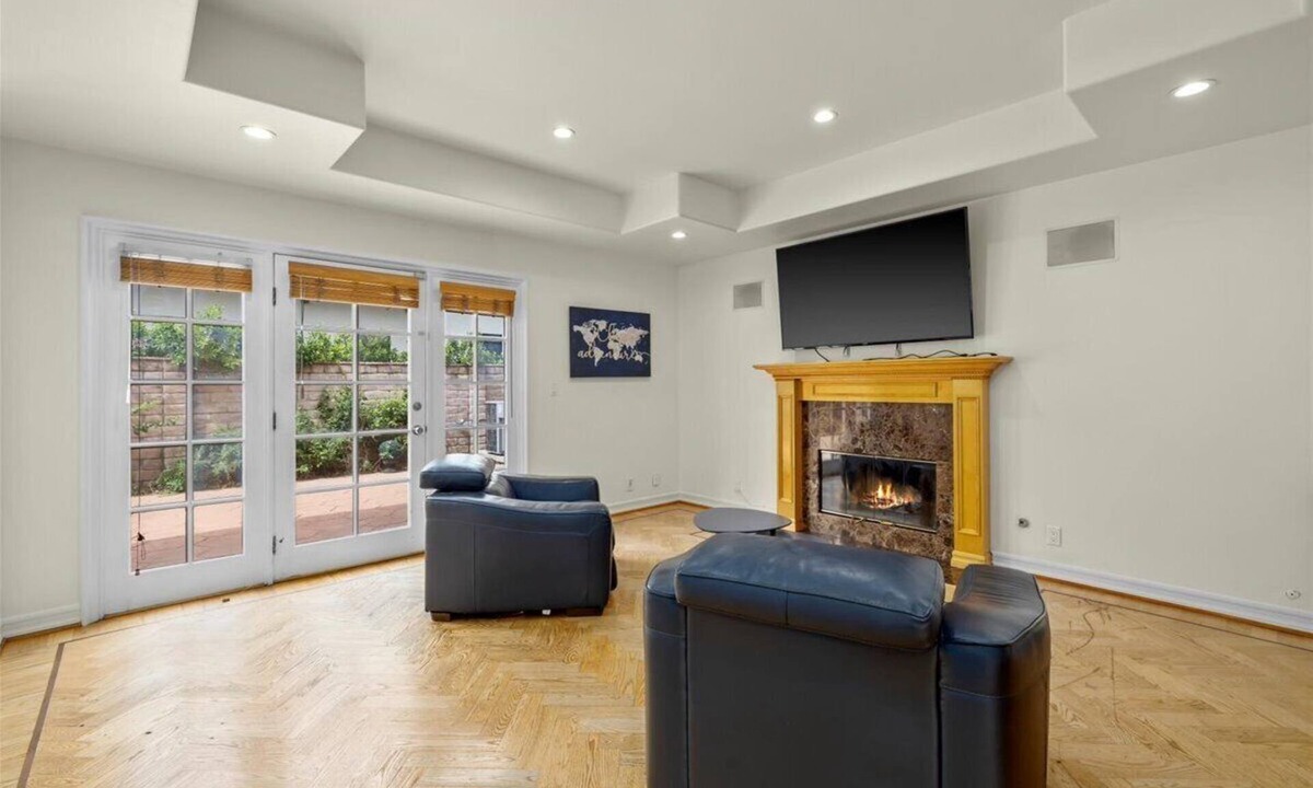 Sherman Oaks House | GORGEOUS VILLA IN SHERMAN OAKS PRIVATE LOCATION