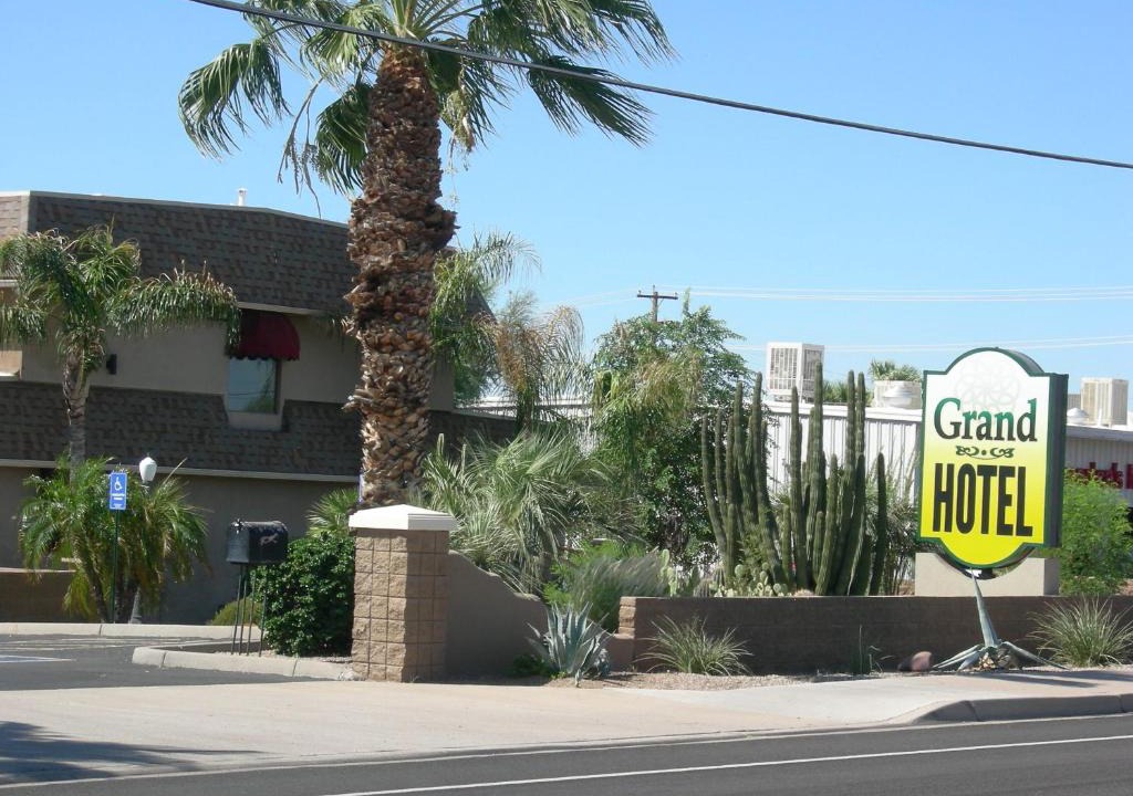 East Mesa Hotel | Grand Hotel