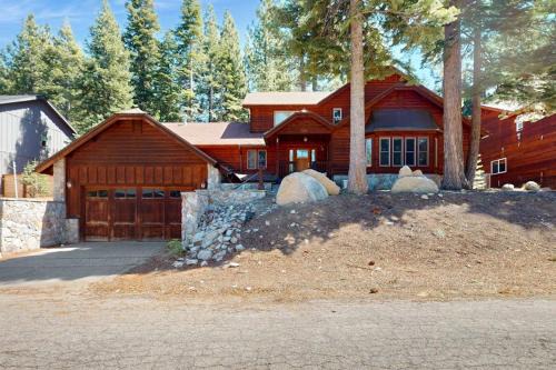 Country Club Estates House | Grand lodge in the woods near golf hiking & skiing with multiple fireplaces