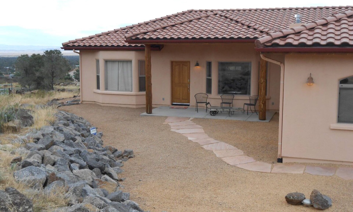 Iron Springs House | Granite Mt. Foothills - Williamson Valley, 4 Acres Complete Turn-Key