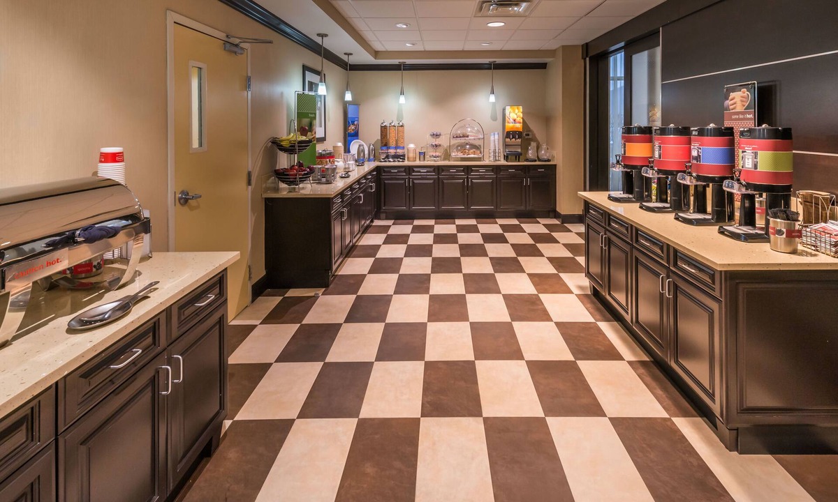 Reno/Tahoe Airport Hotel | Hampton Inn & Suites Reno