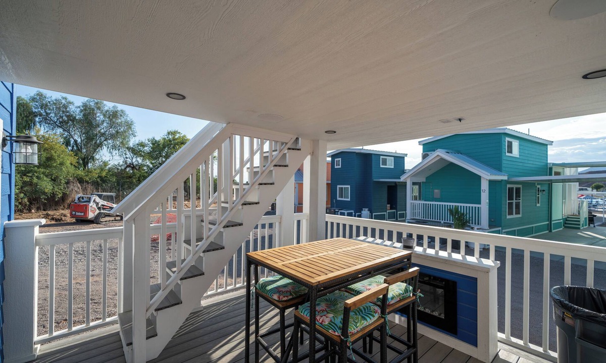 Parker Strip House | Happy Our! at Roadrunner Resort