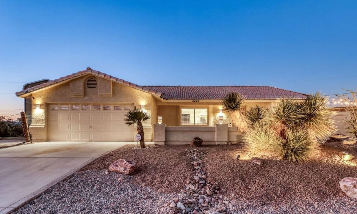Lake Havasu City House | Havasu Paradise Resort