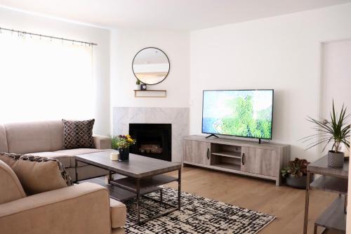 Norma Triangle Apartment | Heart Of West hollywood 2 Bedroom 2 Bath Free Parking