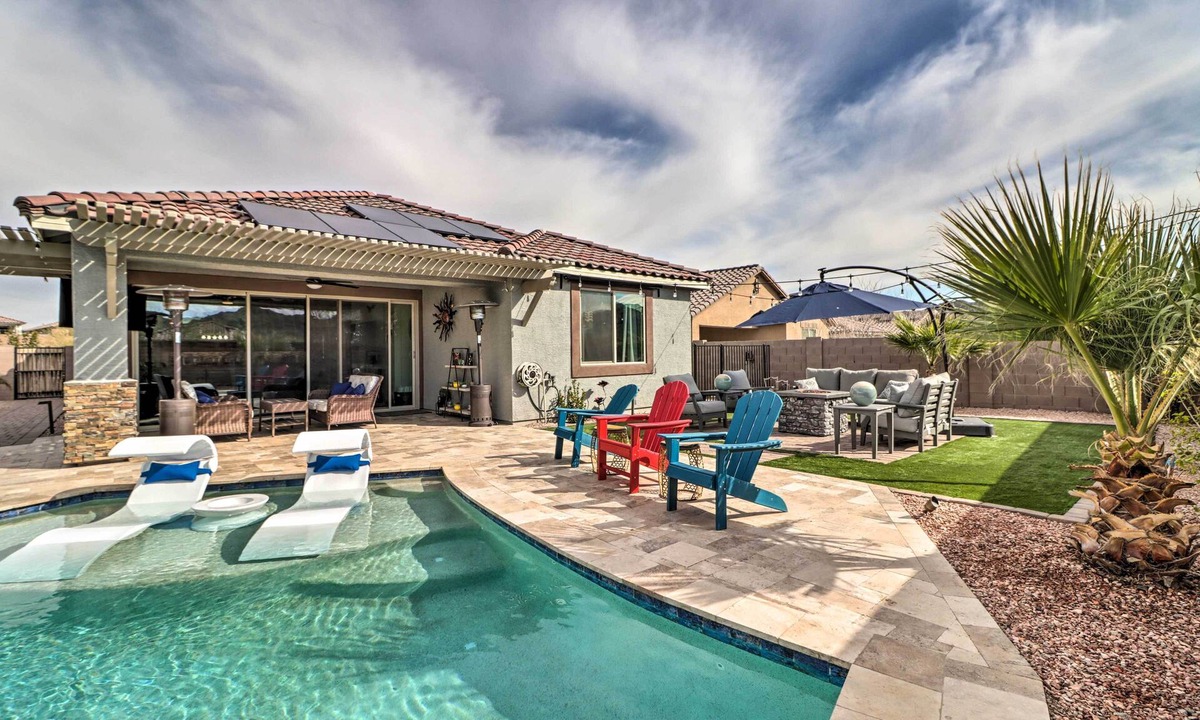 Estrella Mountain Ranch House | Heated Pool + Putting Green: Goodyear Retreat!