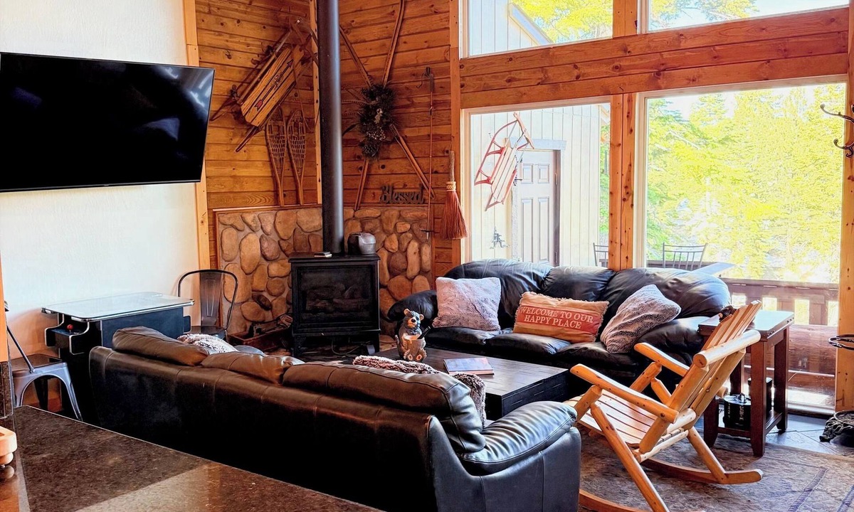 Tahoe Village House | HEAVENLY MOUNTAIN RETREAT