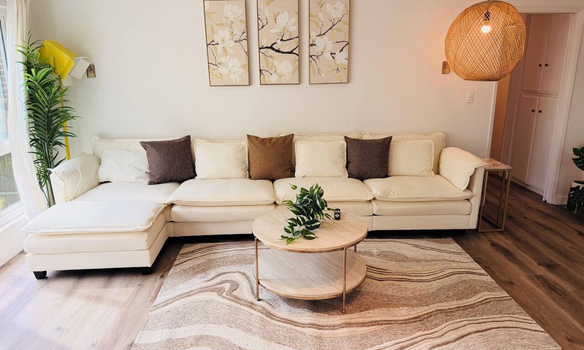 Fox Hills Condo | High-end remodeled 2-bed/2 bath condo with pool