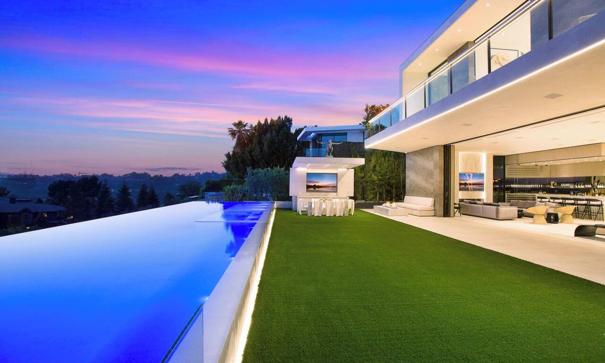 Beverly Hills Villa | Highridge One - 14,000 Sq Ft Beverly Hills Mansion | Infinity Pool + Views