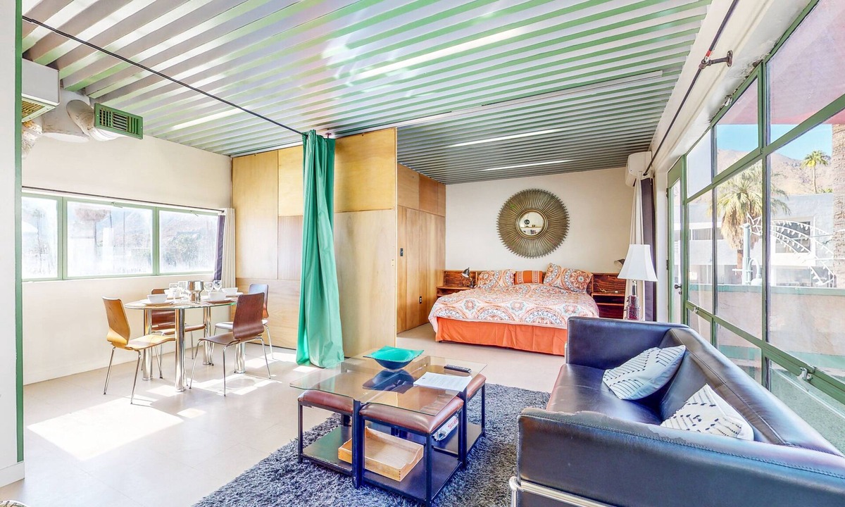 Uptown Design District Apartment | Historic flat in the heart of downtown with pool access and private terrace