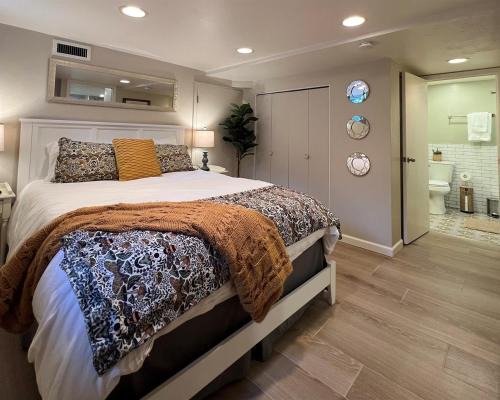 Prescott Apartment | Historic Suite on Prescott's Best Street!