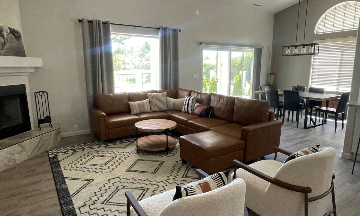 Prescott House | Hole in One! Beautiful home on the Golf Course.