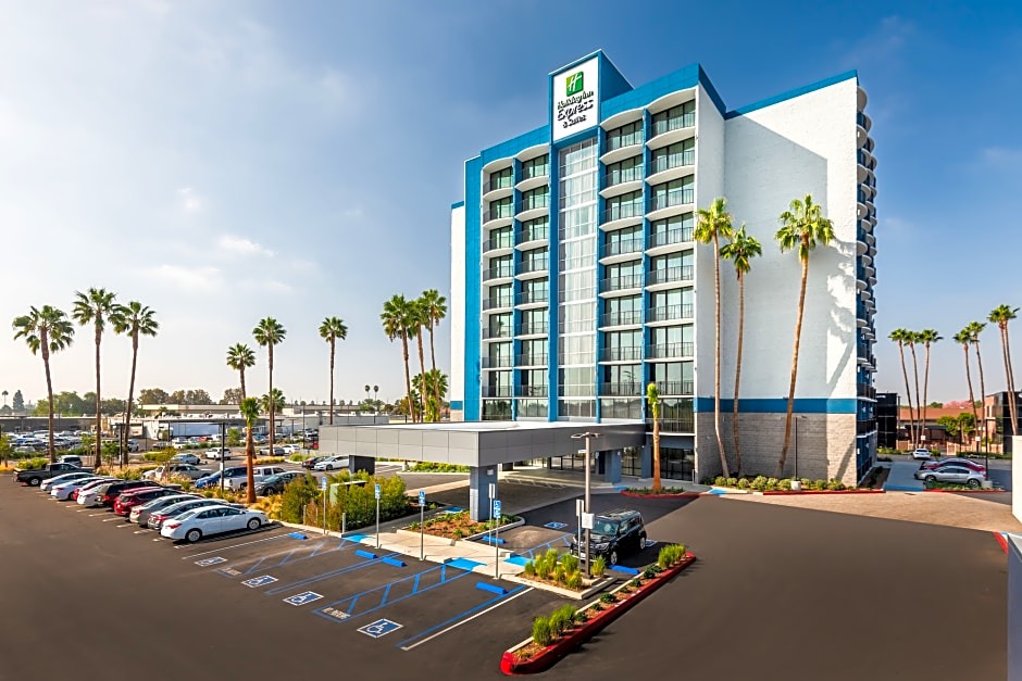 Lyon Street Hotel | Holiday Inn Express and Suites Santa Ana - Orange County, an Ihg Hotel