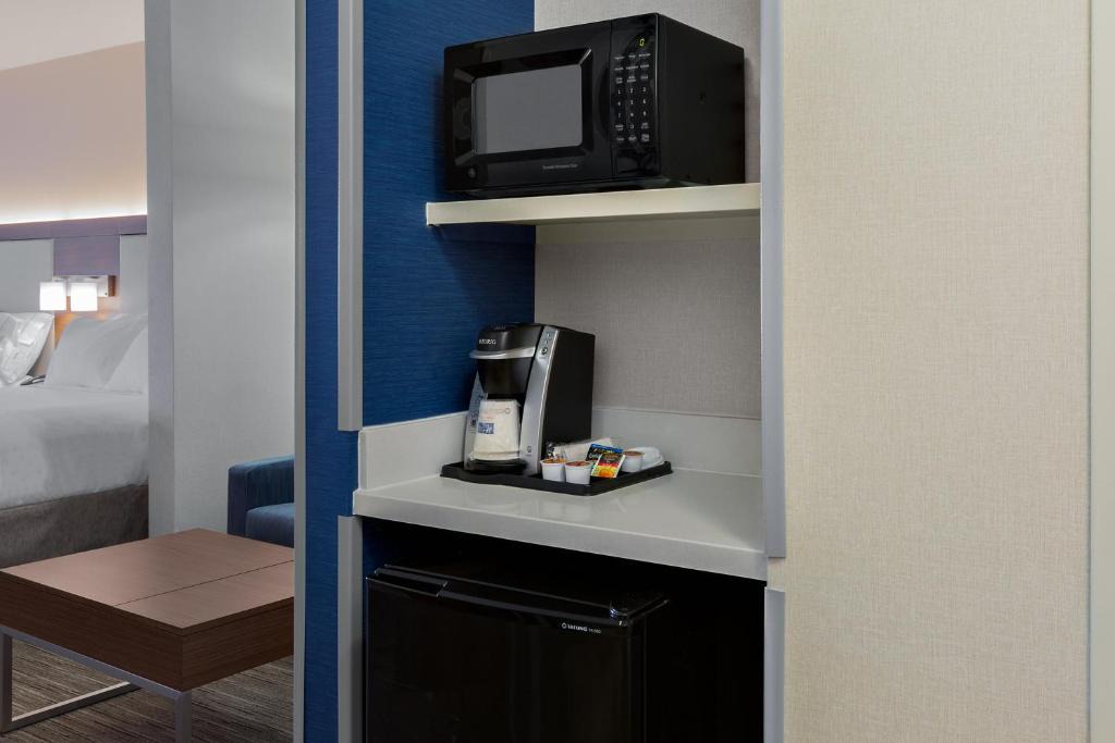 Chico Hotel | Holiday Inn Express & Suites Chico by IHG