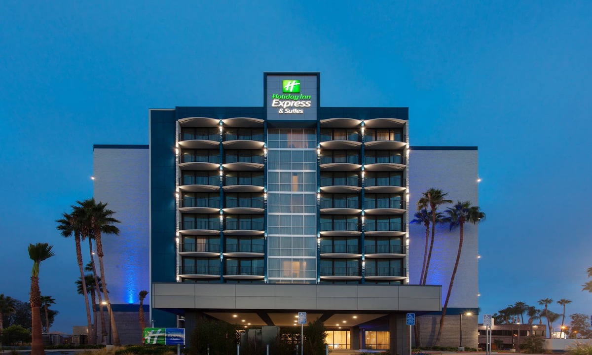Lyon Street Hotel | Holiday Inn Express & Suites Santa Ana - Orange County by IHG