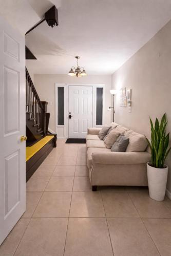 Little Armenia Hostel | Hollywood Comfort Vibe LA