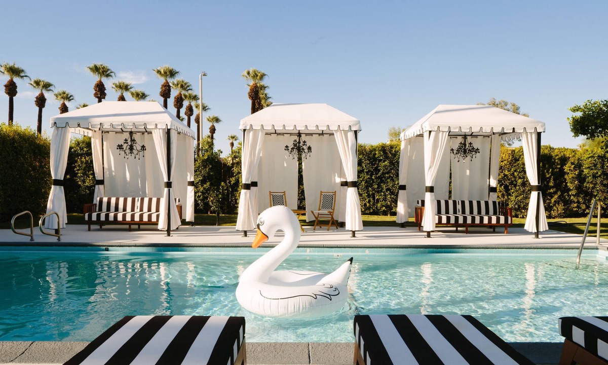 Warm Sands House | Hotel El Cid Room 2 by AvantStay | Chic Hotel Room in Palm Springs w/ Pool!