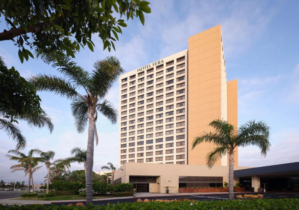 Anaheim Resort Hotel | Hotel Fera Anaheim, a DoubleTree by Hilton Hotel