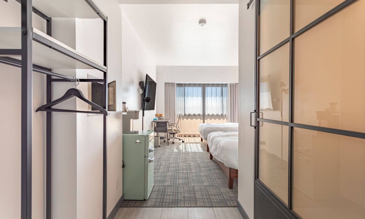Wilshire Hotel | Hotel Koxie