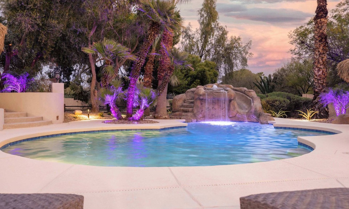 Country Club Acres House | HÓZHÓ|Resort Pool, Hot Tub & Theater | Pickleball