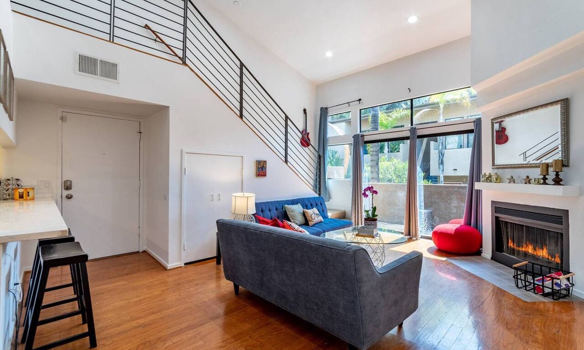 Hollywood House | Indoor Parking! Walk 2 Hollywood Blvd/Bowl