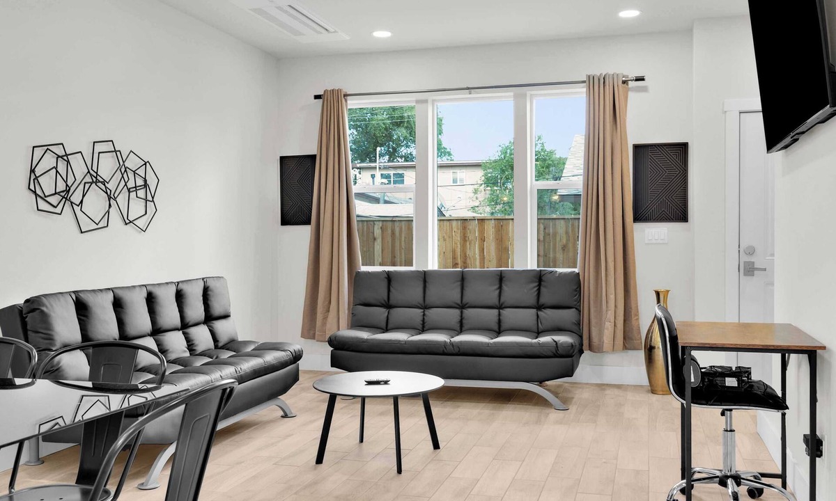 Reno/Tahoe Airport House | Innovative Apartment|Sleeps 7|5Beds & 2Sofa Beds|C