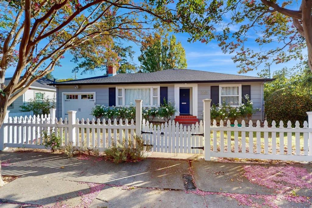 Junior College Neighborhood Association House | James House