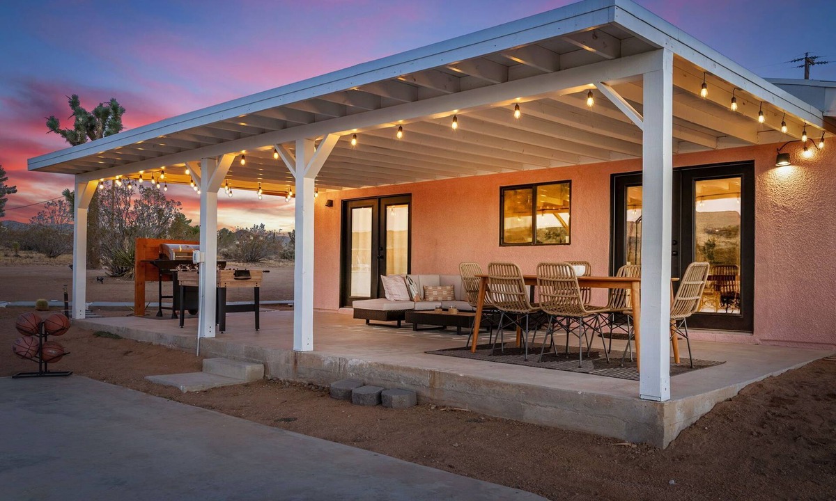 Yucca Valley House | Joshua Tree 2BR Oasis Cowboy Pool Hot Tub Spa Fire Pit