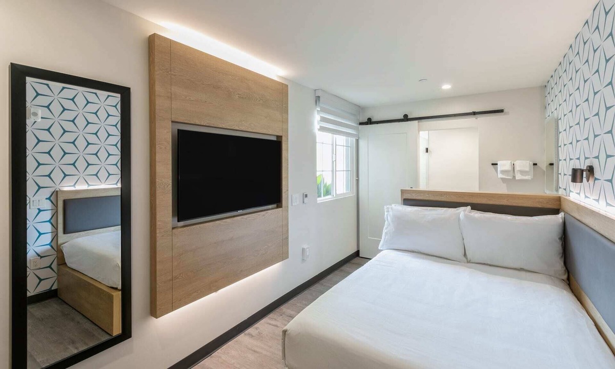 Centennial Apartment | Kasa The Niche | Cozy Micro-pod with Full Bed