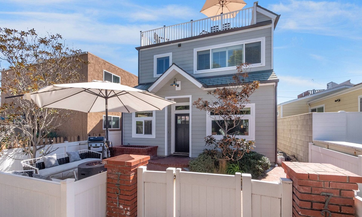 Mission Beach House | Kennebeck Oasis - Private Patio, Steps to Sand & AC!