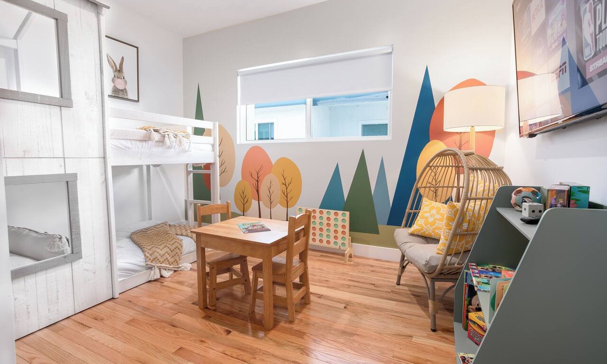 Santa Ana Apartment | ☞Kid Paradise☞5miles->Disneyland☞1 Parking☞W/D☞AC