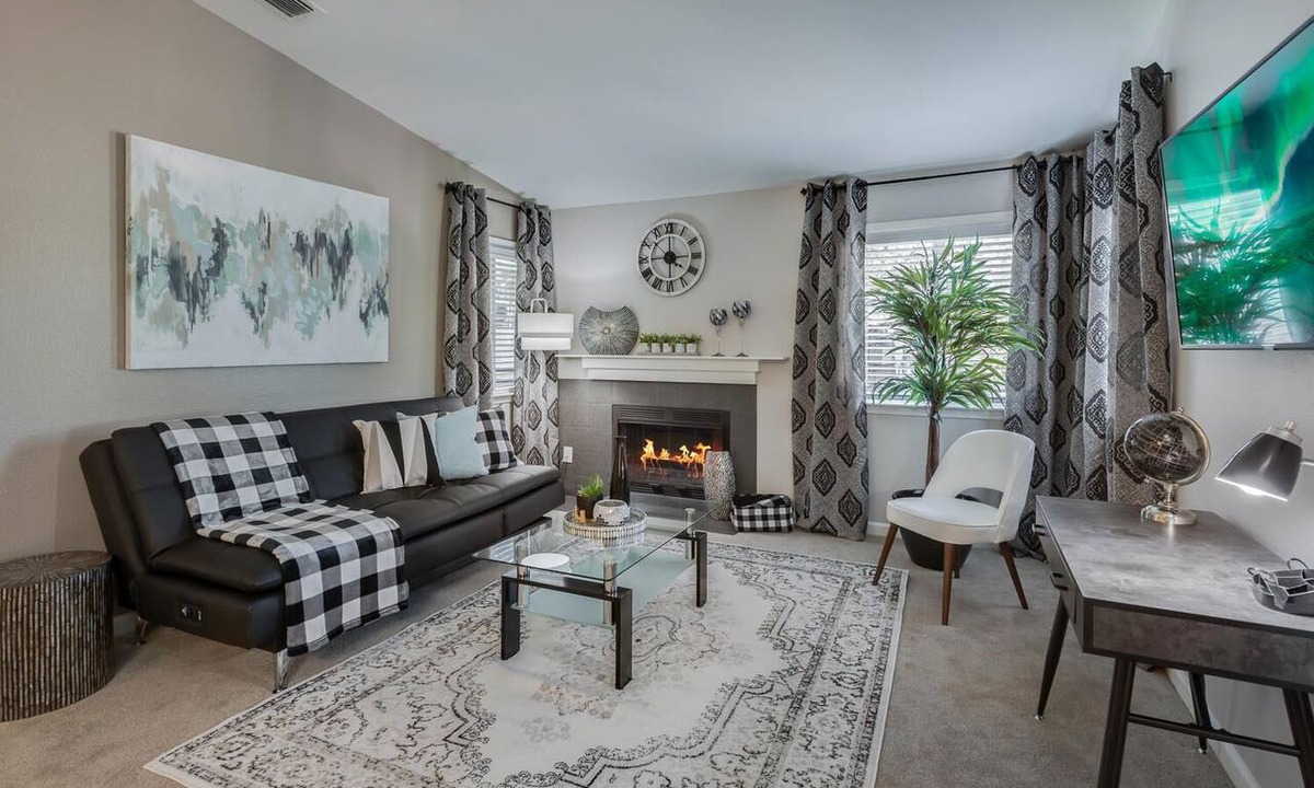 Loomis Apartment | King Bed Cozy Master Suite, Long Stays are Welcome