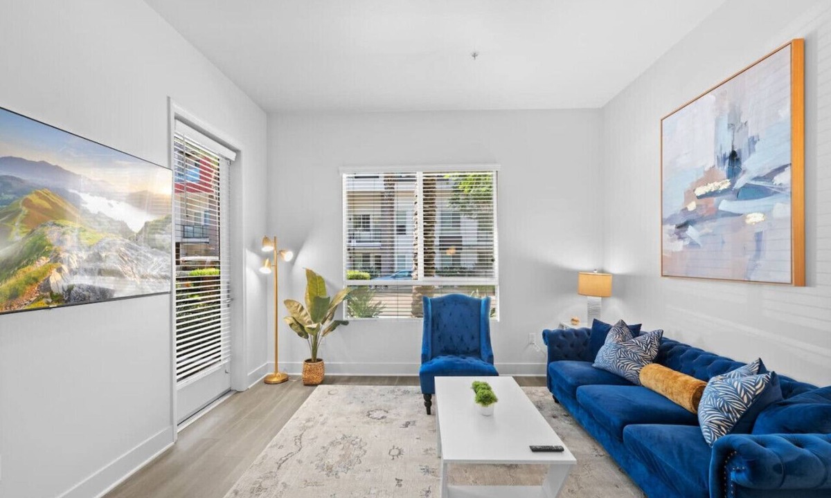 Kearny Mesa Apartment | King Bed, Pool/Hot Tub! Arcade Room, Gym, Parking!
