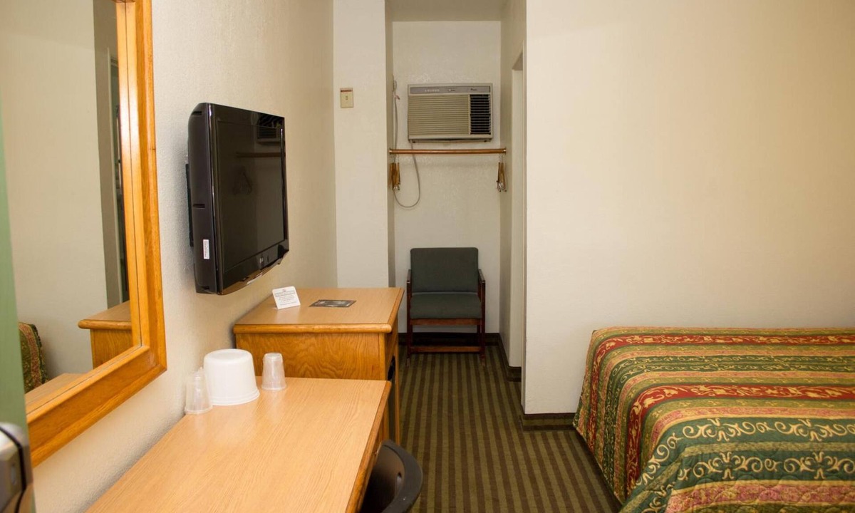 Gilroy Hotel | King's Rest Motel