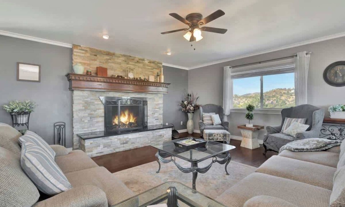Prescott House | L*Large Home*Central Loc*Amazing Views!*Getaway*